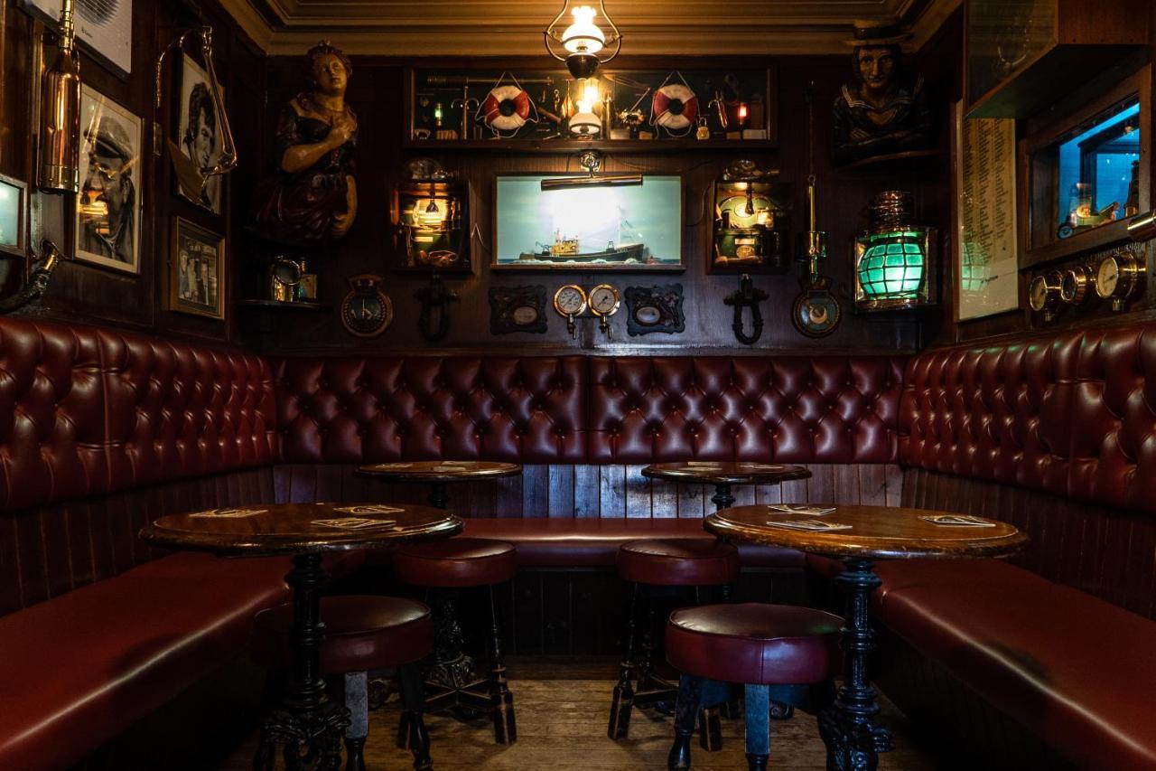 The Olde Ship Inn Сихаузес Екстериор снимка
