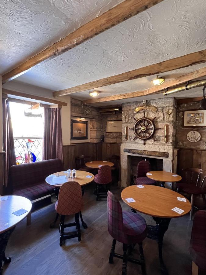 The Olde Ship Inn Сихаузес Екстериор снимка
